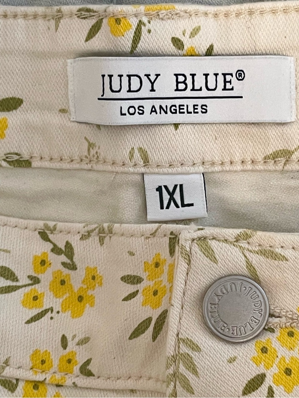 Judy Blue Floral Print Denim Shorts 1XL NWT Mid Rise Stretch Summer Size 1X NWT - Picture 9 of 9
